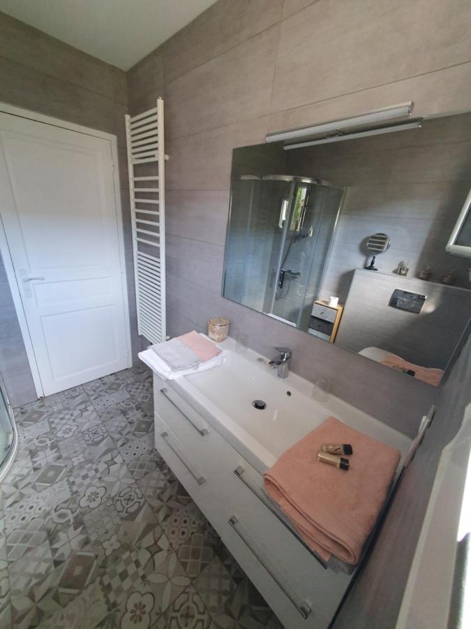 Le Coeur De La Petite Cisse Bed and Breakfast Monteaux Eksteriør billede
